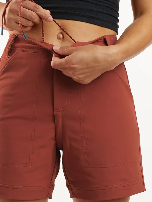Wiz Shorts 5">Title Nine Store